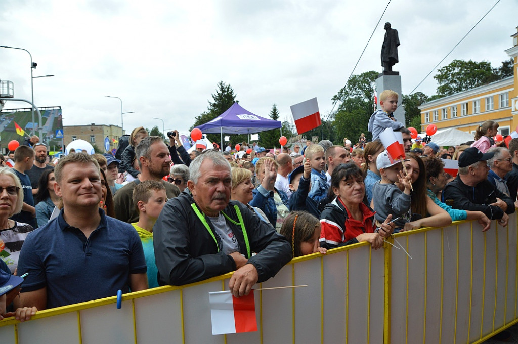Finisz II etapu wyścigu kolarskiego Tour de Pologne w Zamościu [META]