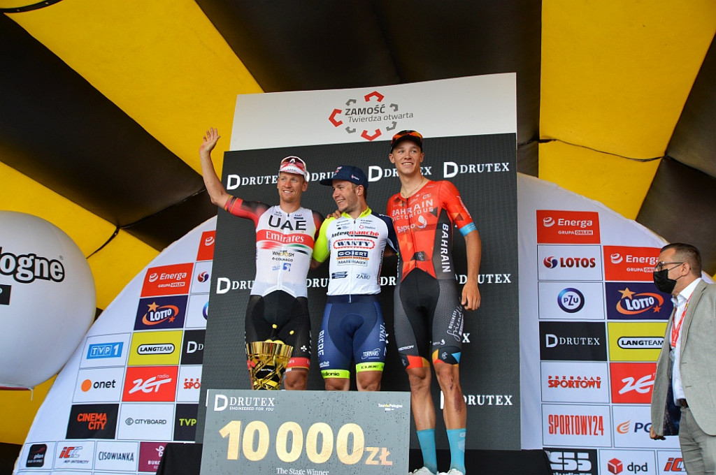 Finisz II etapu wyścigu kolarskiego Tour de Pologne w Zamościu [META]