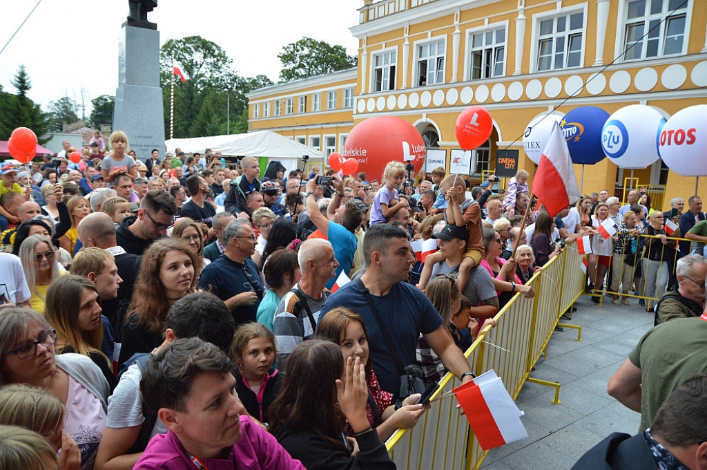 Finisz II etapu wyścigu kolarskiego Tour de Pologne w Zamościu [META]