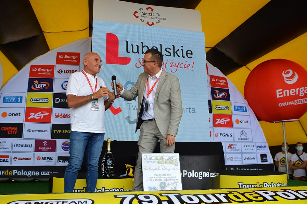 Finisz II etapu wyścigu kolarskiego Tour de Pologne w Zamościu [META]