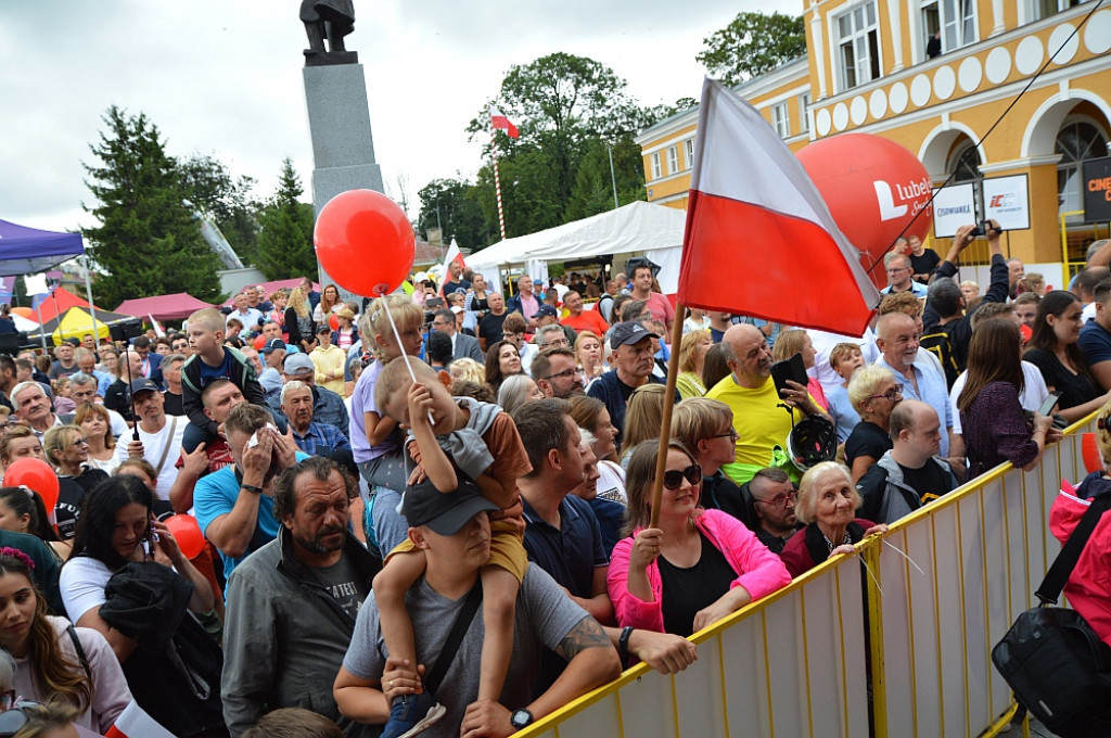 Finisz II etapu wyścigu kolarskiego Tour de Pologne w Zamościu [META]