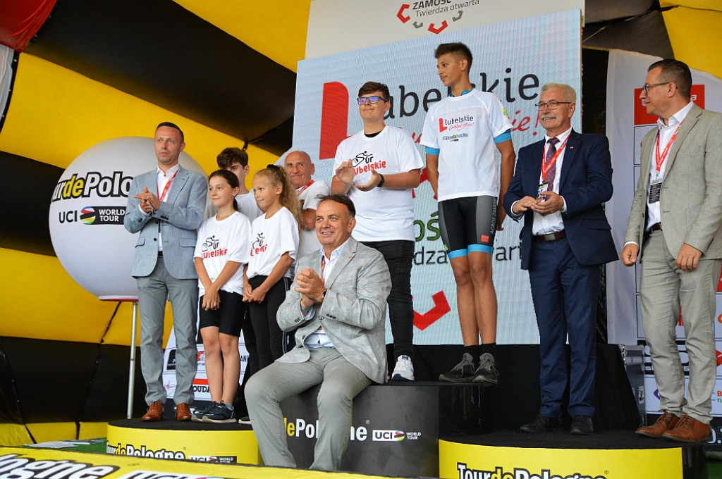 Finisz II etapu wyścigu kolarskiego Tour de Pologne w Zamościu [META]