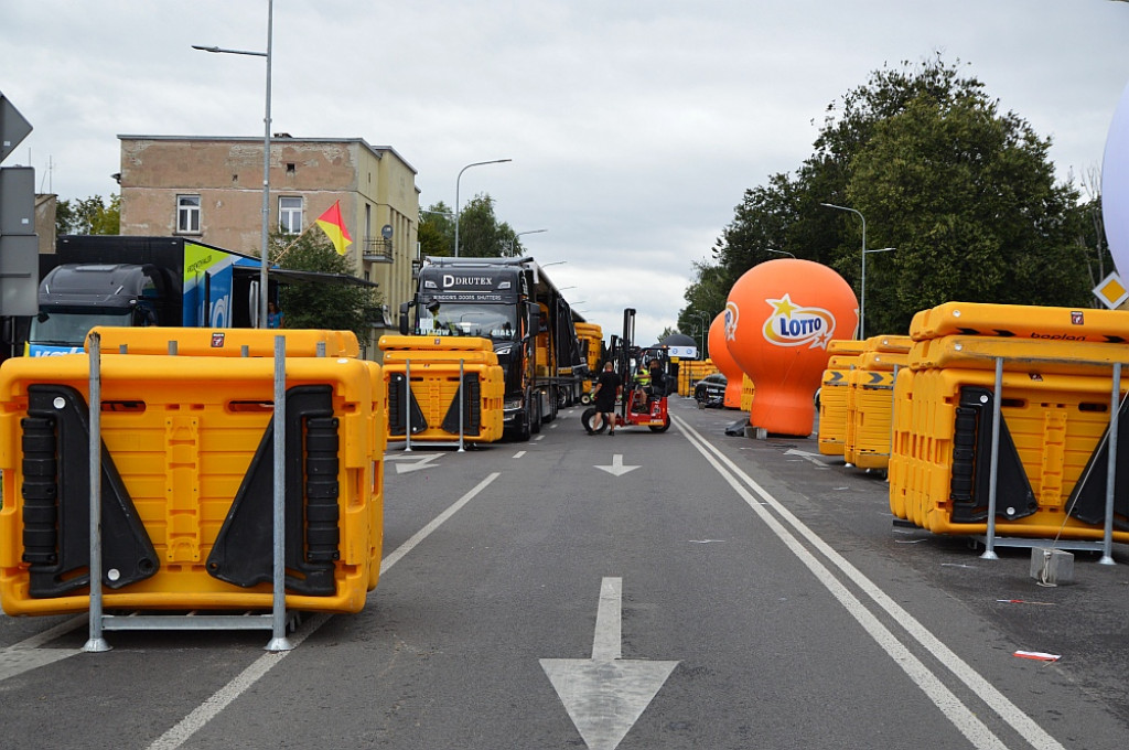 Finisz II etapu wyścigu kolarskiego Tour de Pologne w Zamościu [META]