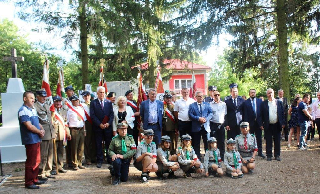 Uroczyste odsłonięcie płyty pamiątkowej żołnierzy II Inspektoratu Zamojskiego AK