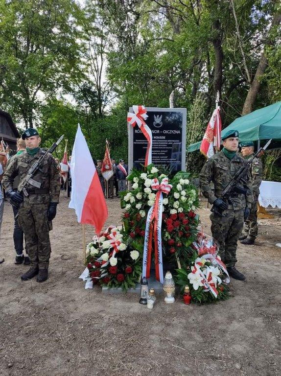 Uroczyste odsłonięcie płyty pamiątkowej żołnierzy II Inspektoratu Zamojskiego AK