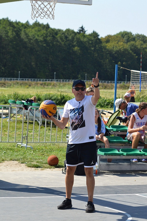 Sportowe zakończenie wakacji nad zamojskim zalewem z koszykówką 3x3