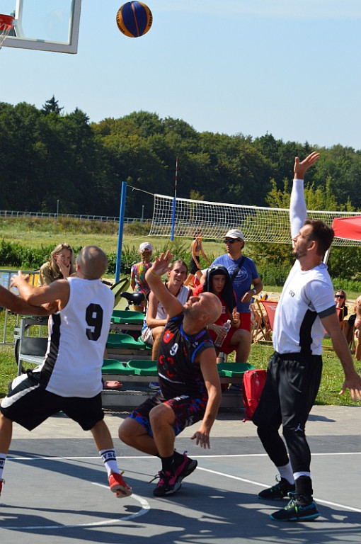 Sportowe zakończenie wakacji nad zamojskim zalewem z koszykówką 3x3