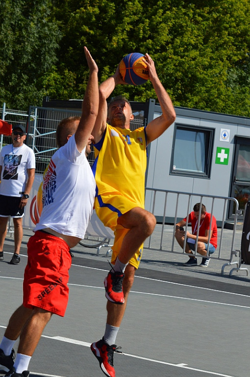 Sportowe zakończenie wakacji nad zamojskim zalewem z koszykówką 3x3