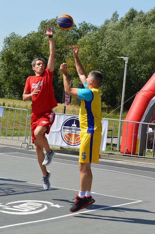 Sportowe zakończenie wakacji nad zamojskim zalewem z koszykówką 3x3