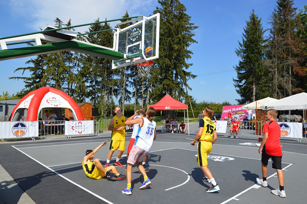 Sportowe zakończenie wakacji nad zamojskim zalewem z koszykówką 3x3