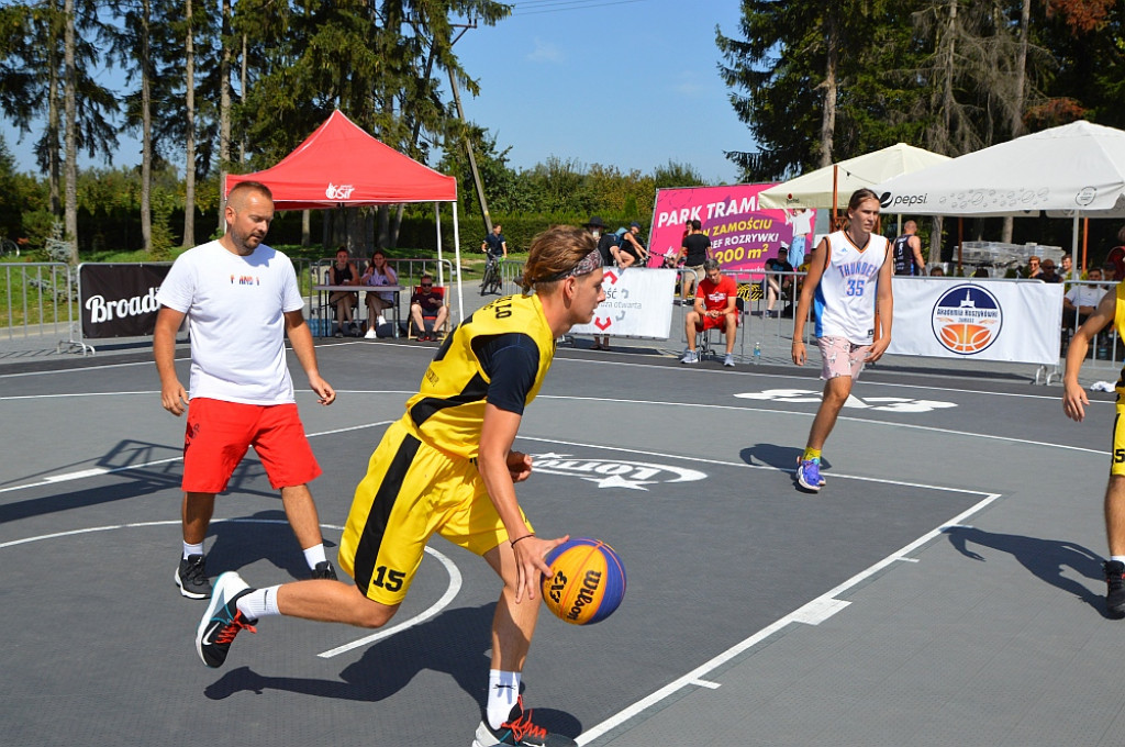 Sportowe zakończenie wakacji nad zamojskim zalewem z koszykówką 3x3