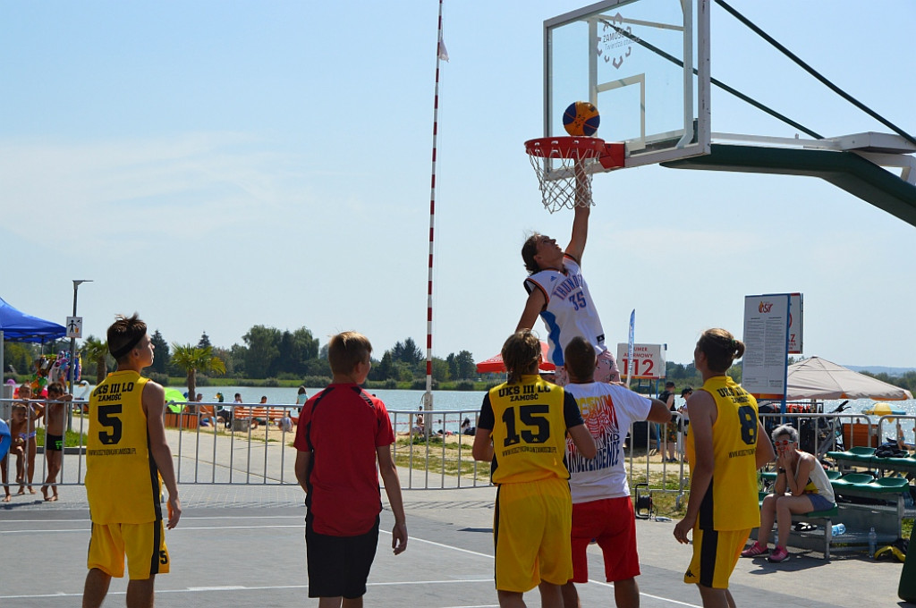 Sportowe zakończenie wakacji nad zamojskim zalewem z koszykówką 3x3