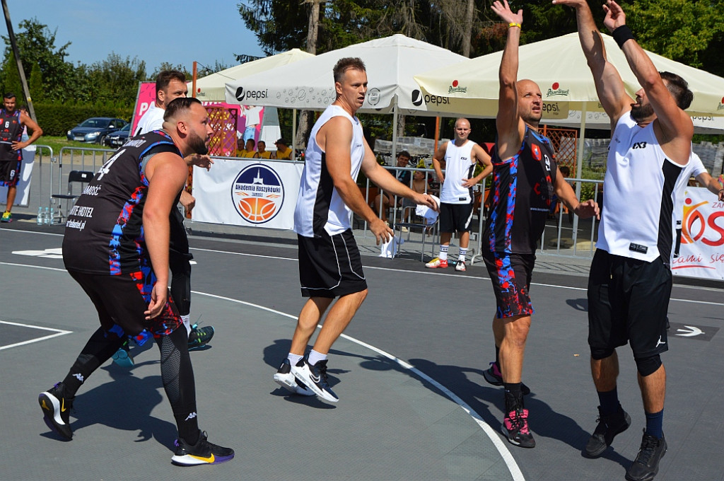 Sportowe zakończenie wakacji nad zamojskim zalewem z koszykówką 3x3
