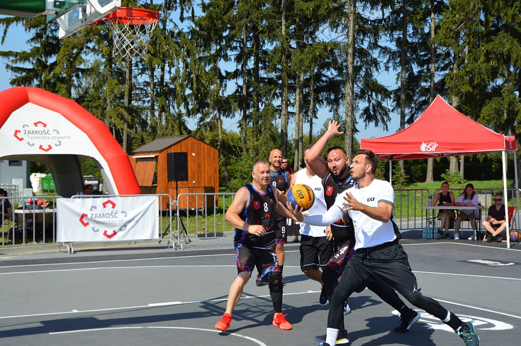 Sportowe zakończenie wakacji nad zamojskim zalewem z koszykówką 3x3