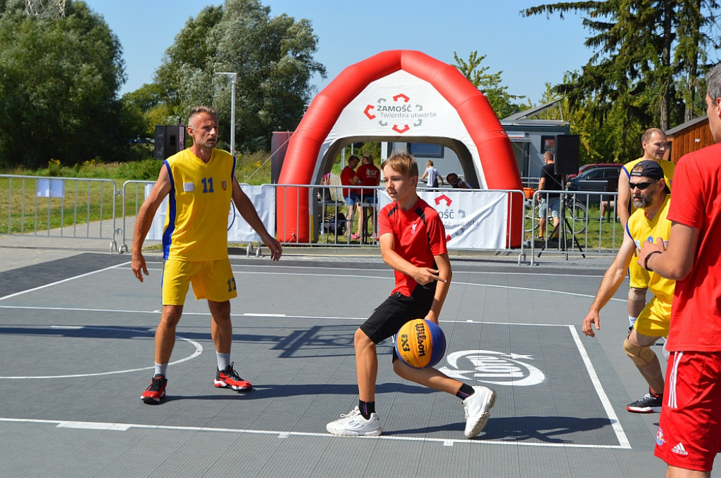 Sportowe zakończenie wakacji nad zamojskim zalewem z koszykówką 3x3
