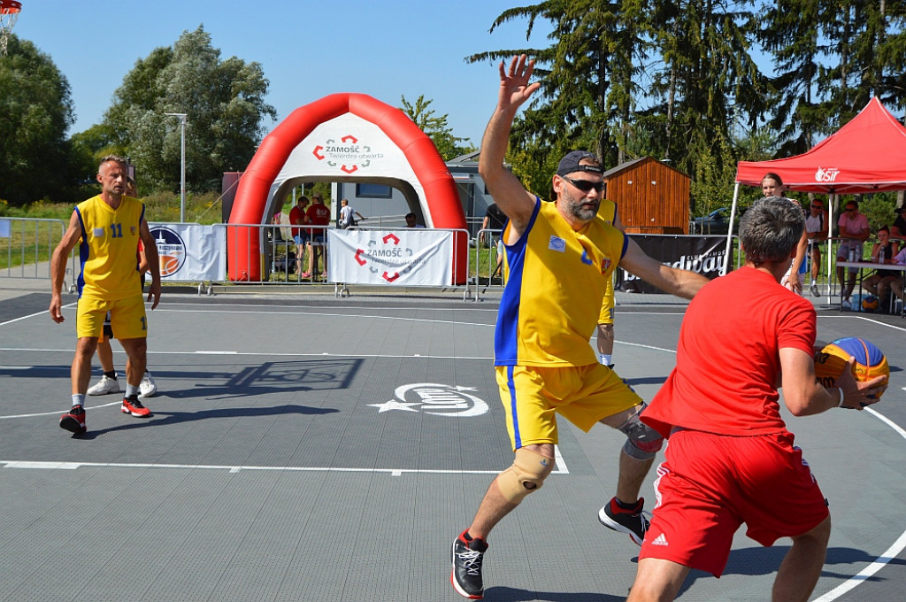 Sportowe zakończenie wakacji nad zamojskim zalewem z koszykówką 3x3