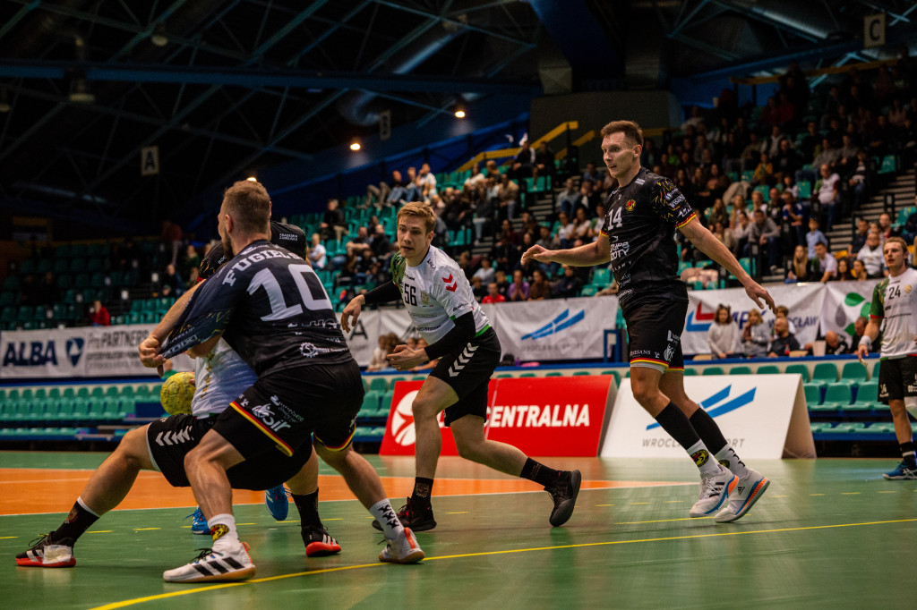 Punkty zostały we Wrocławiu [ŚLĄSK WROCŁAW HANDBALL – KPR PADWA ZAMOŚĆ]