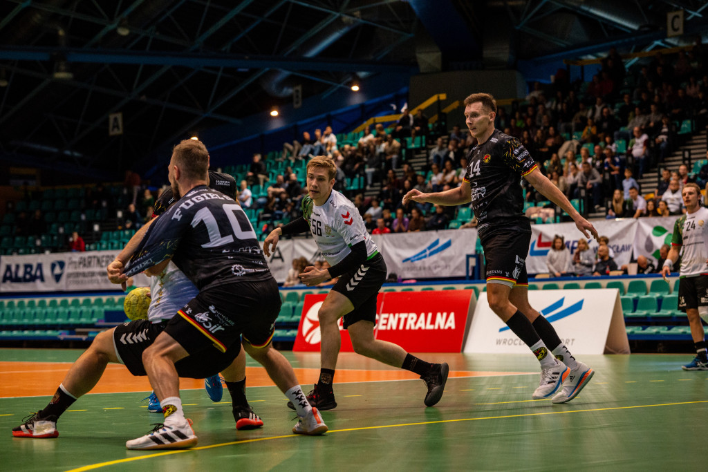 Punkty zostały we Wrocławiu [ŚLĄSK WROCŁAW HANDBALL – KPR PADWA ZAMOŚĆ]