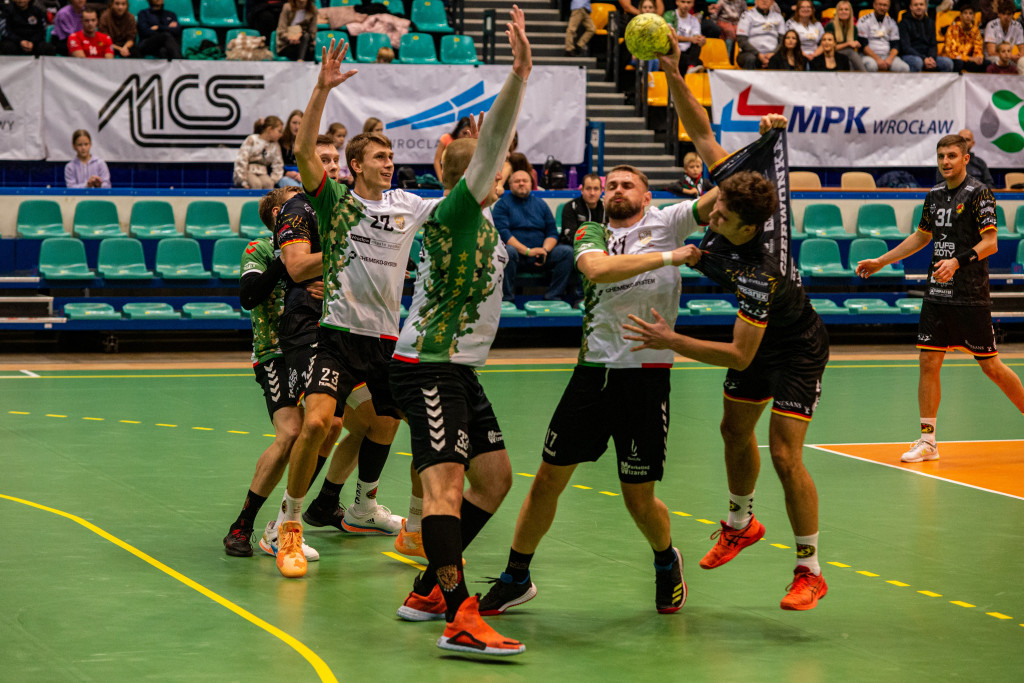 Punkty zostały we Wrocławiu [ŚLĄSK WROCŁAW HANDBALL – KPR PADWA ZAMOŚĆ]