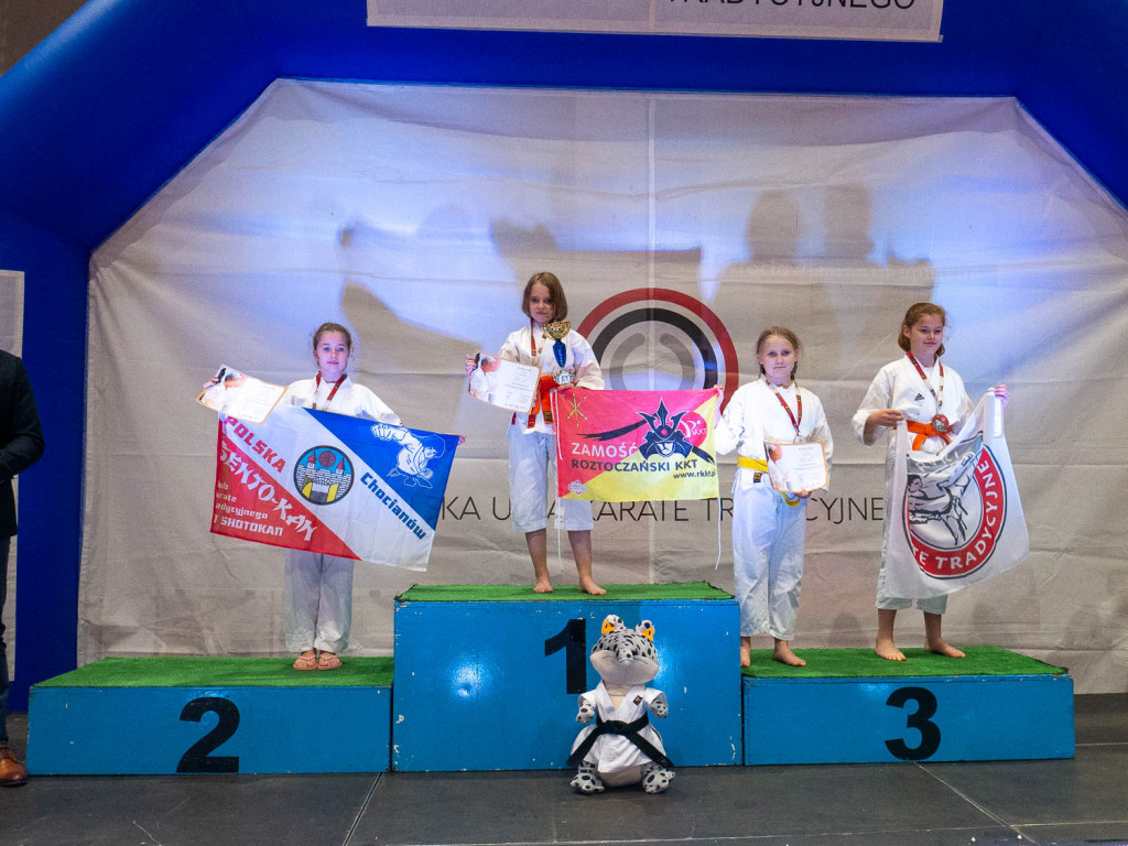 24 medale zdobyte podczas XV Pucharu Mistrza w Karate Tradycyjnym we Wrocławiu