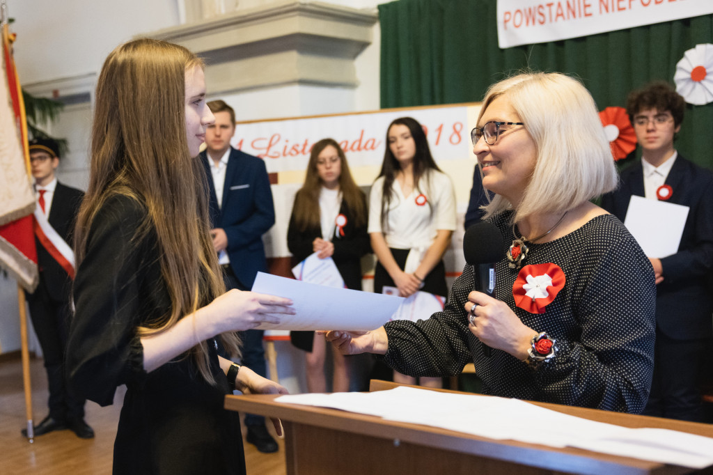 Uzdolnieni uczniowie I LO otrzymali stypendia imienia byłego Dyrektora Bolesława Hassa
