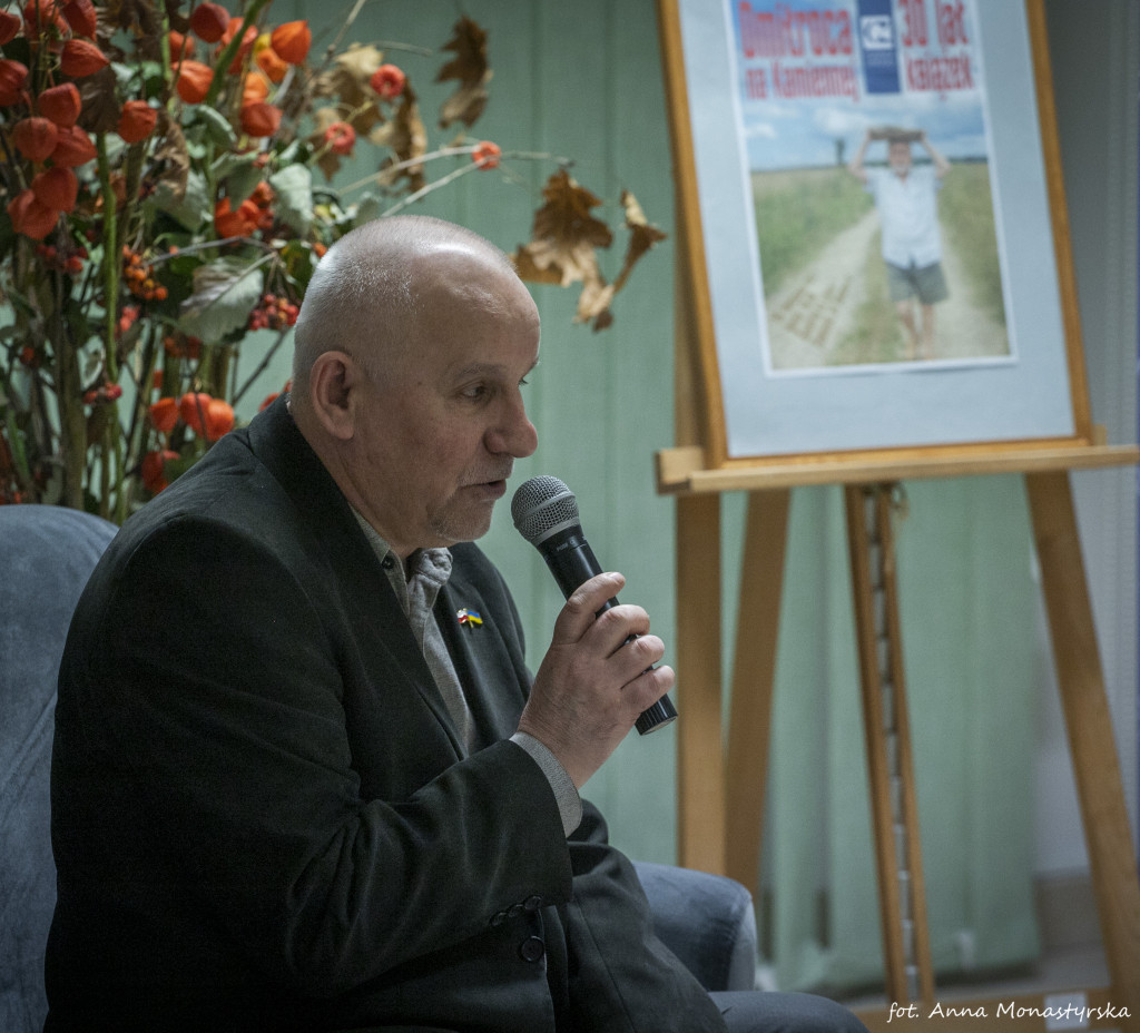 Bohaterem kolejnego spotkania literackiego w Książnicy Zamojskiej był Zbigniew Dmitroca