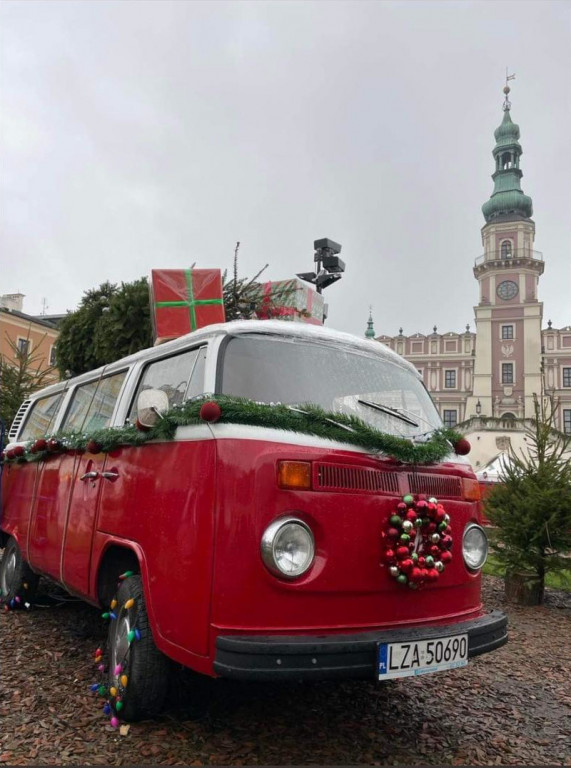 Na Rynku Wielkim od 11 grudnia pojawiła się nowa dekoracja