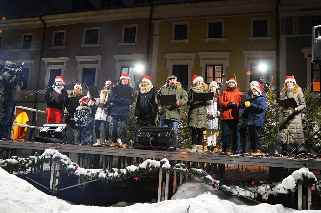 Wigilia Mieszkańców Zamościa na Rynku Wielkim [FOTORELACJA]