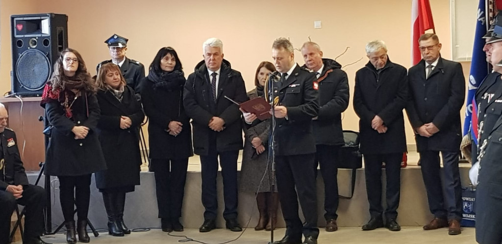 Przekazanie średniego samochodu ratowniczo-gaśniczego GBA 2,6/16 Mercedes Atego