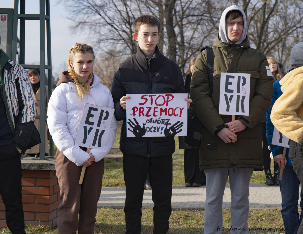 Ulicami Zamościa przeszło w milczeniu około 1500 osób - Marsz Przeciwko Przemocy