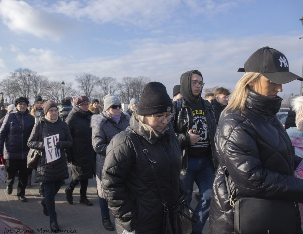 Ulicami Zamościa przeszło w milczeniu około 1500 osób - Marsz Przeciwko Przemocy