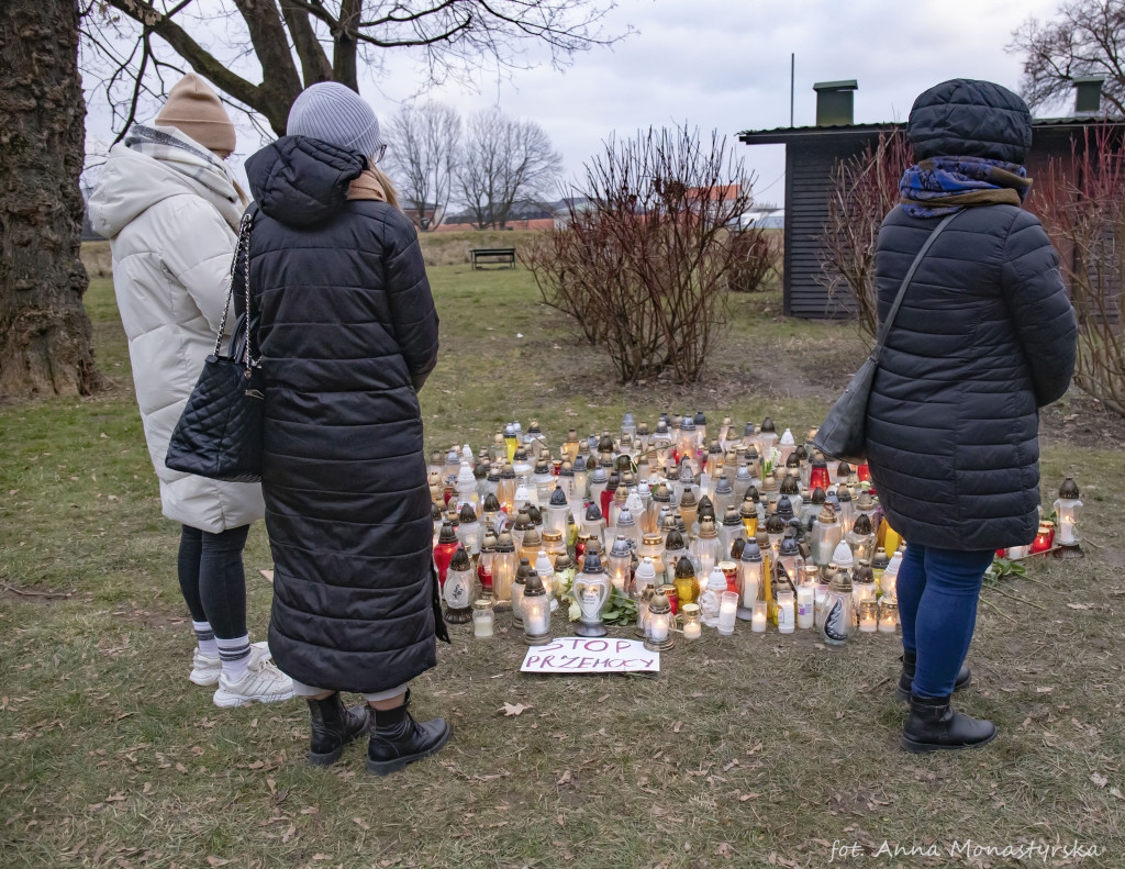 Ulicami Zamościa przeszło w milczeniu około 1500 osób - Marsz Przeciwko Przemocy