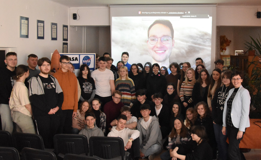 Z I LO im. ONZ do NASA