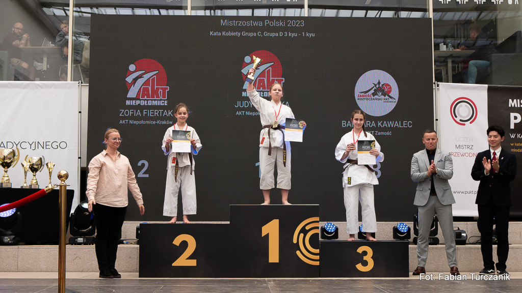 Karatecy Roztoczańskiego Klubu Karate Tradycyjnego z 22 medalami Mistrzostw Polski