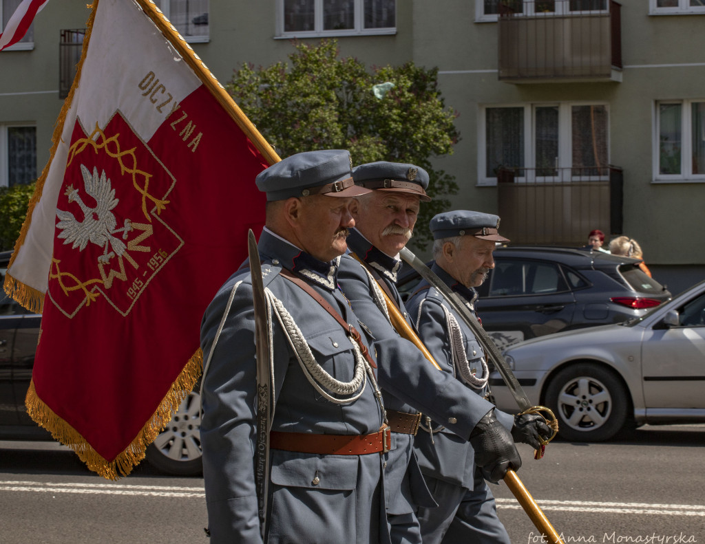 Marsz z Biało-Czerwoną ulicami Zamościa [2 maja - Dzień Flagi RP]