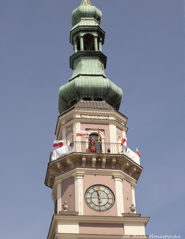 Marsz z Biało-Czerwoną ulicami Zamościa [2 maja - Dzień Flagi RP]