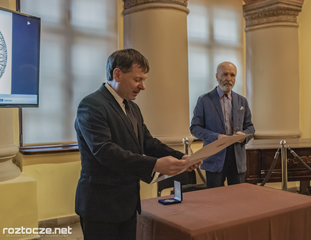 Krzysztof Wróblewski otrzymał odznakę za zasługi dla PTN