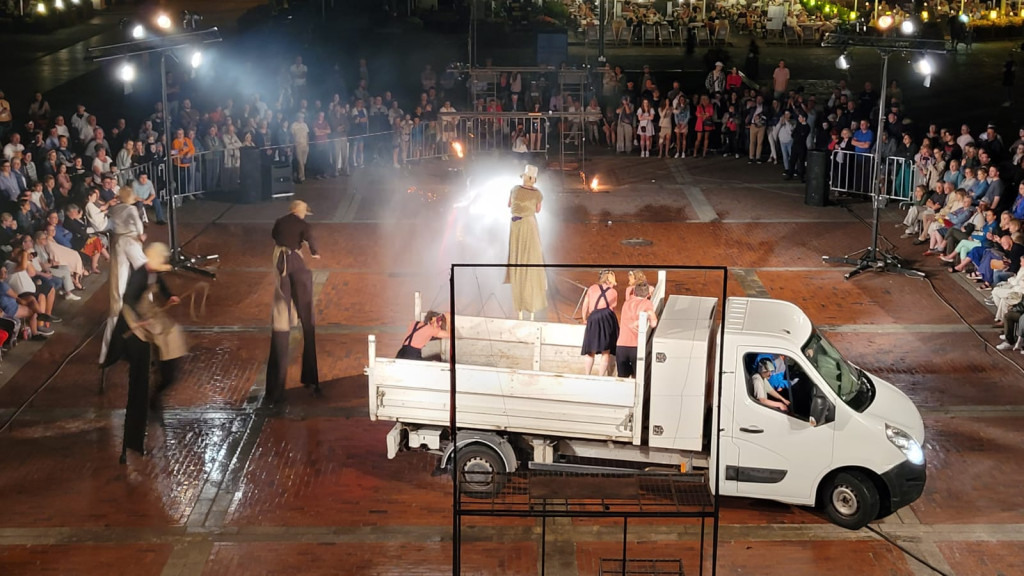 48 Zamojskie Lato Teatralne wystartowało - Świniopolis, Teatr Biuro Podróży w Poznaniu
