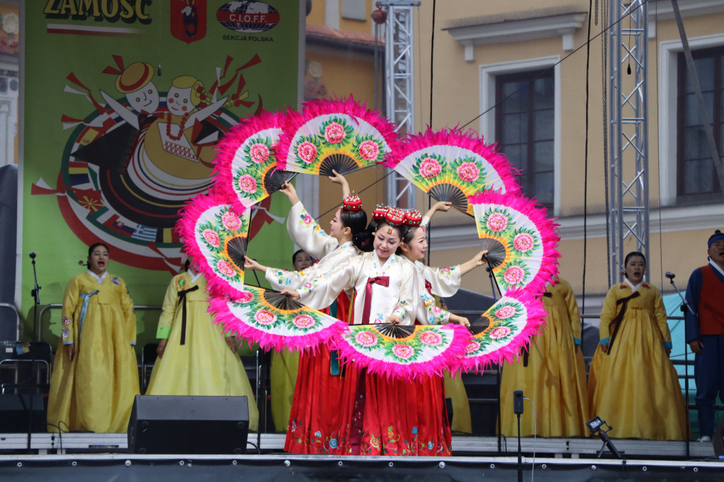 Korowód zespołów i koncert inauguracyjny XX Festiwalu EUROFOLK