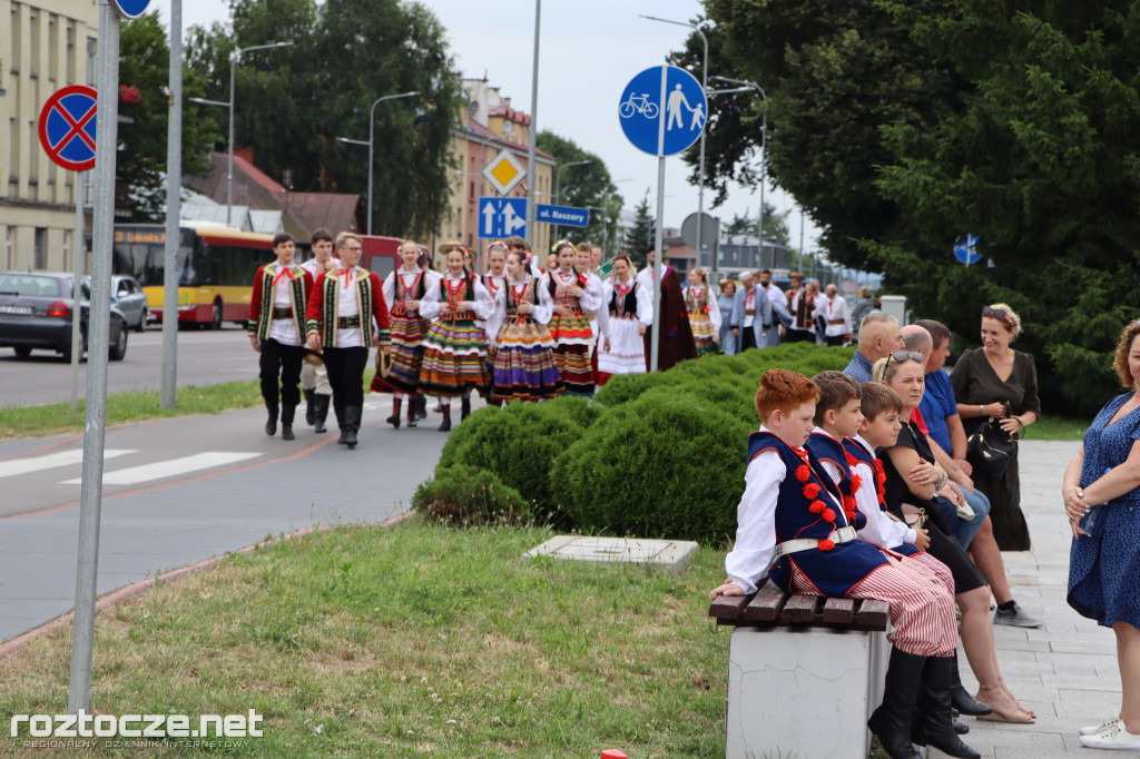 Korowód zespołów i koncert inauguracyjny XX Festiwalu EUROFOLK