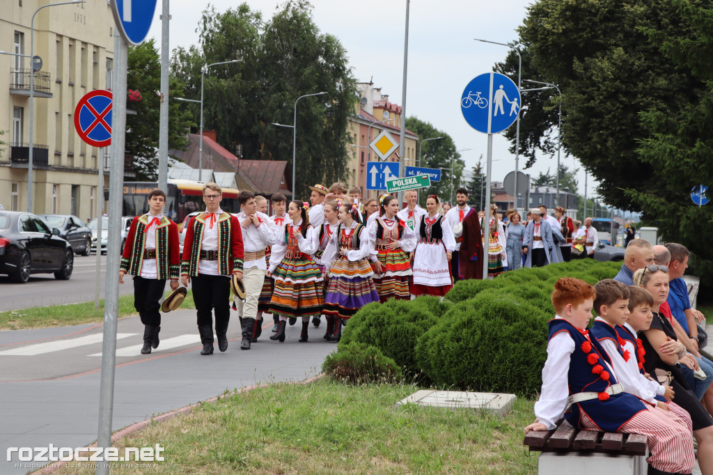 Korowód zespołów i koncert inauguracyjny XX Festiwalu EUROFOLK