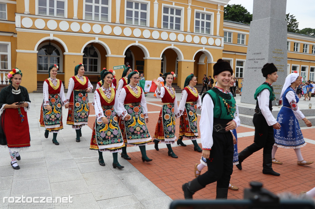 Korowód zespołów i koncert inauguracyjny XX Festiwalu EUROFOLK
