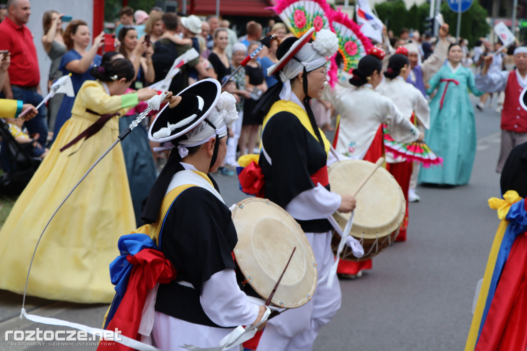 Korowód zespołów i koncert inauguracyjny XX Festiwalu EUROFOLK