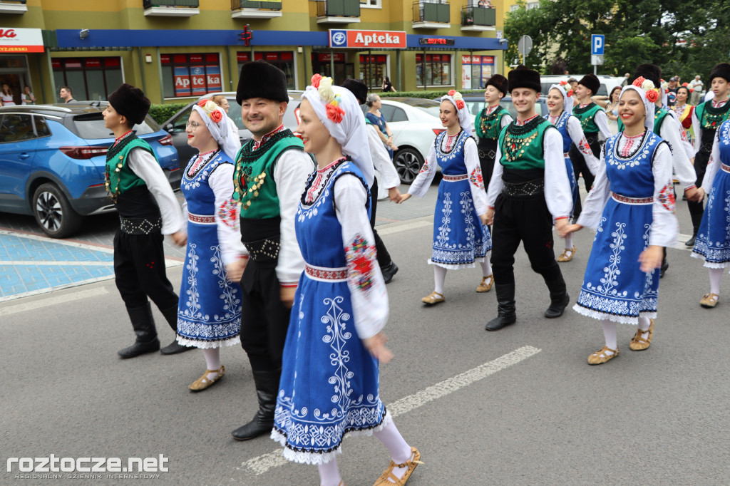 Korowód zespołów i koncert inauguracyjny XX Festiwalu EUROFOLK