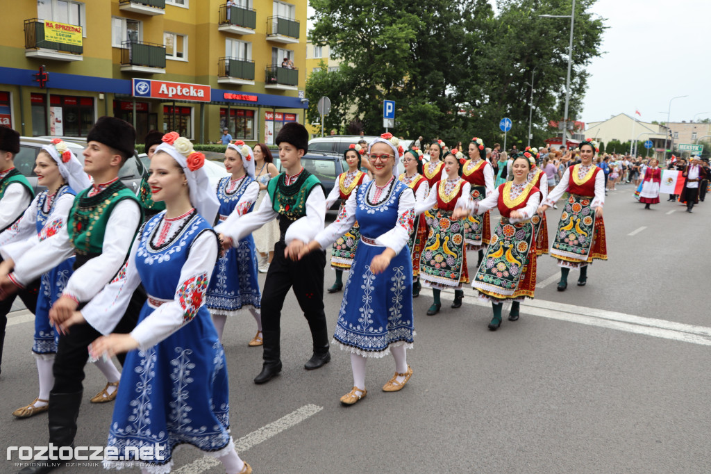 Korowód zespołów i koncert inauguracyjny XX Festiwalu EUROFOLK
