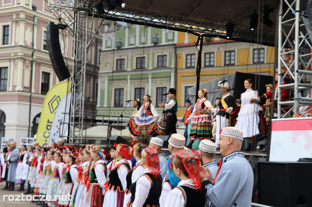 Korowód zespołów i koncert inauguracyjny XX Festiwalu EUROFOLK