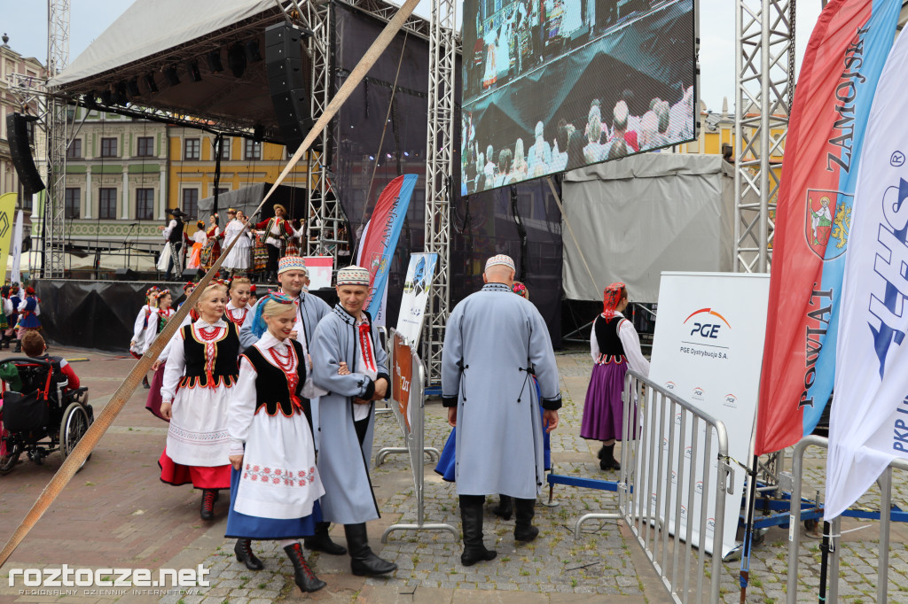 Korowód zespołów i koncert inauguracyjny XX Festiwalu EUROFOLK