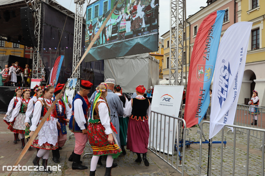 Korowód zespołów i koncert inauguracyjny XX Festiwalu EUROFOLK