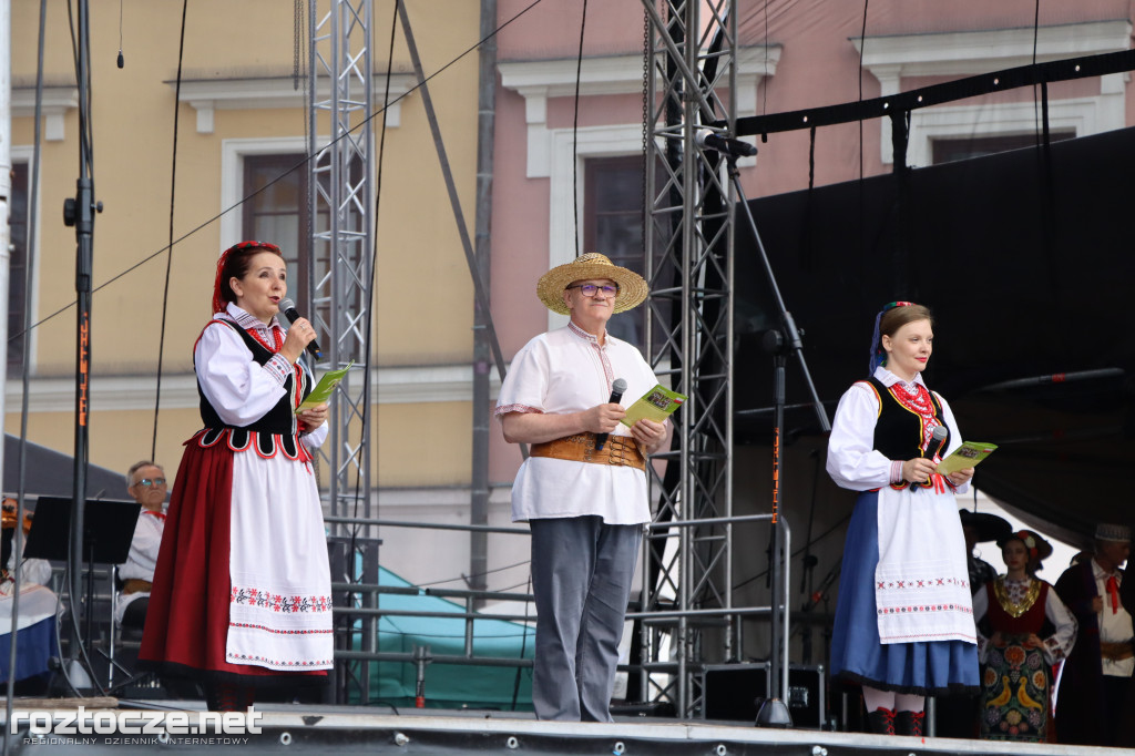 Korowód zespołów i koncert inauguracyjny XX Festiwalu EUROFOLK
