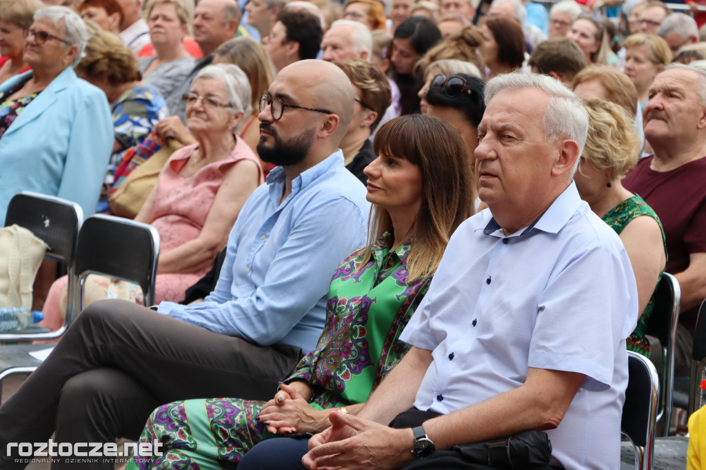 Korowód zespołów i koncert inauguracyjny XX Festiwalu EUROFOLK